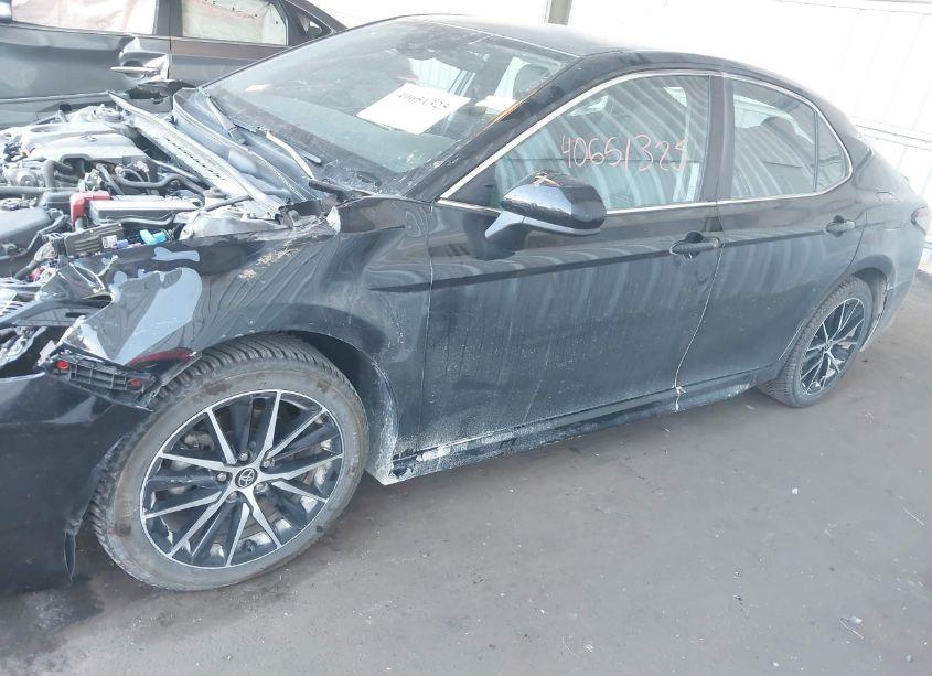 Photo 14 of 2021 Toyota Camry SE (VIN 4T1G11AK5MU598095)