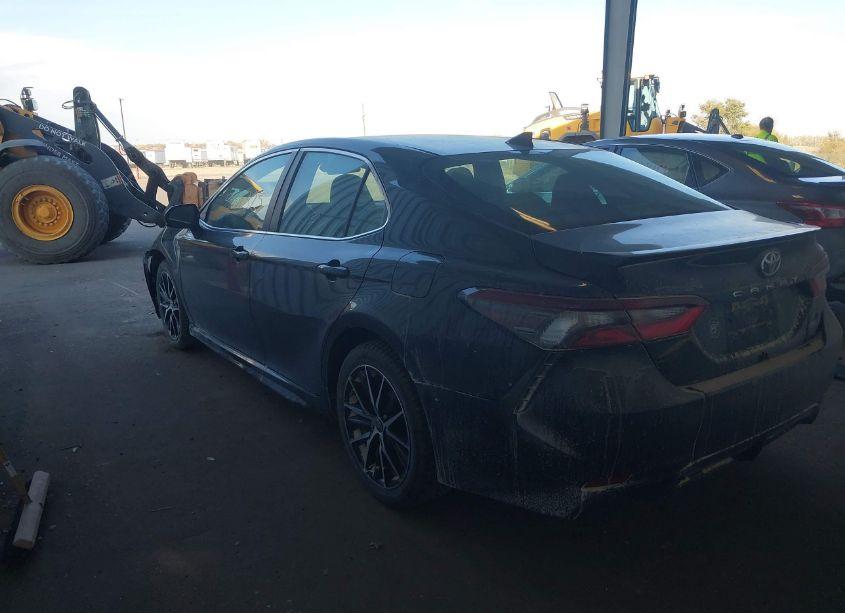 Photo 3 of 2021 Toyota Camry SE (VIN 4T1G11AK5MU598095)