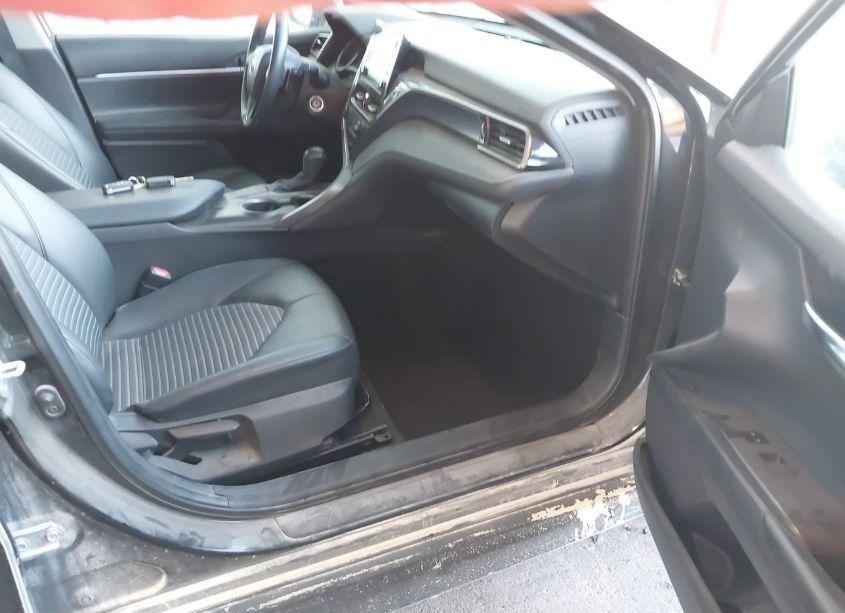 Photo 5 of 2021 Toyota Camry SE (VIN 4T1G11AK5MU598095)