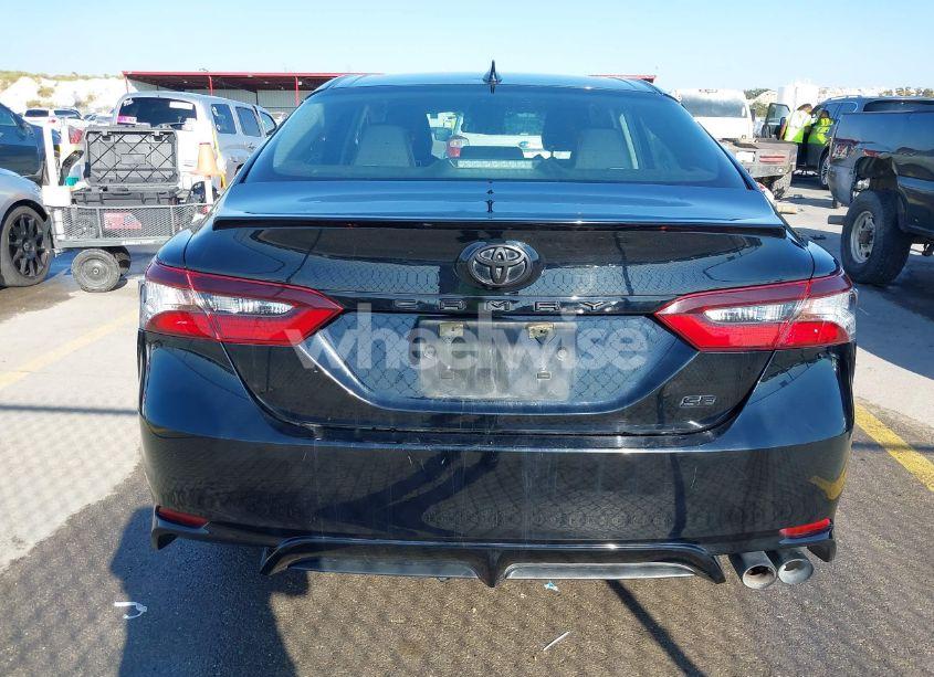 Photo 16 of 2021 Toyota Camry SE (VIN 4T1G11AK5MU607829)