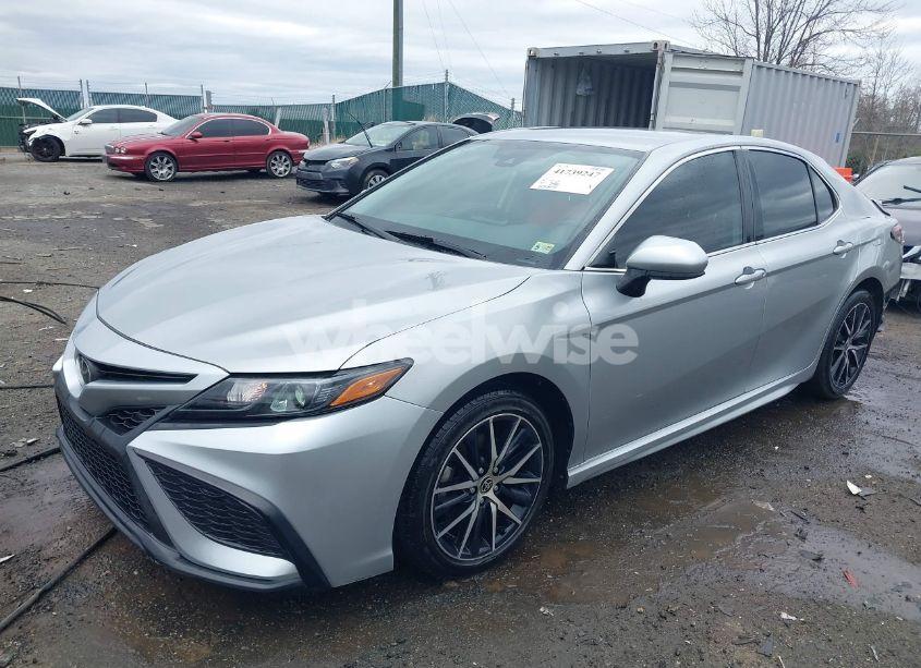 Photo 2 of 2021 Toyota Camry SE (VIN 4T1G11AK5MU609595)
