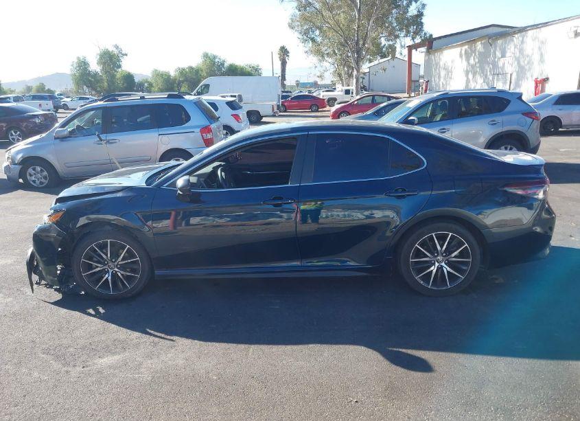 Photo 14 of 2021 Toyota Camry SE (VIN 4T1G11AK5MU611833)