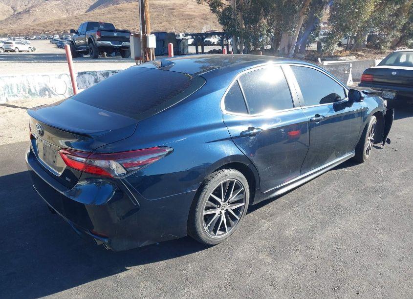 Photo 4 of 2021 Toyota Camry SE (VIN 4T1G11AK5MU611833)