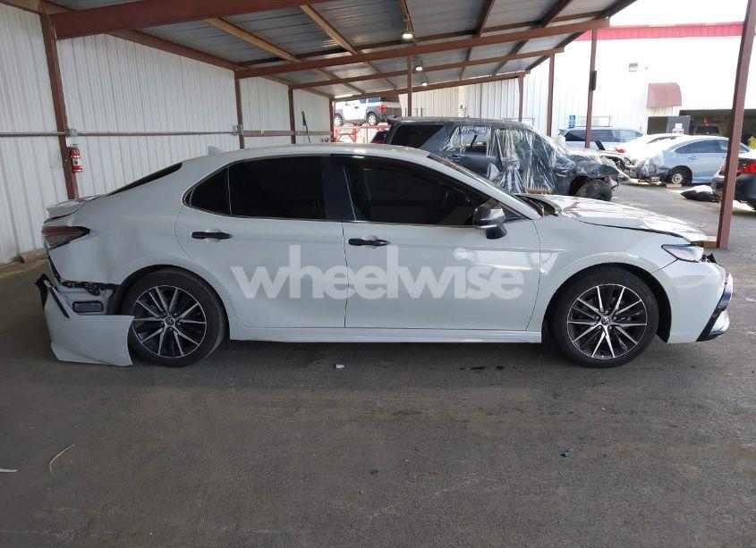 Photo 14 of 2022 Toyota Camry SE (VIN 4T1G11AK5NU019057)