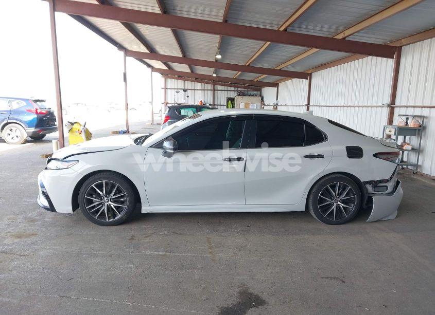 Photo 15 of 2022 Toyota Camry SE (VIN 4T1G11AK5NU019057)