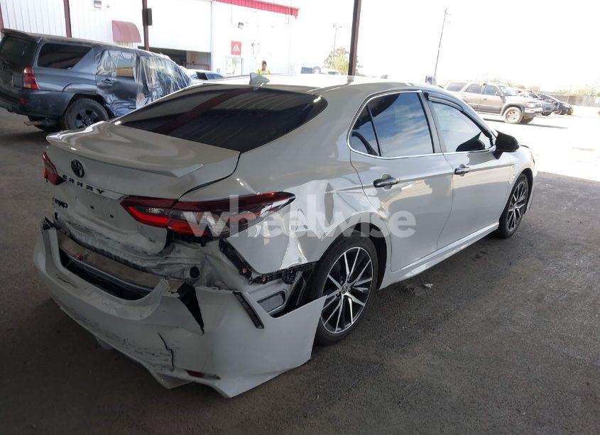 Photo 4 of 2022 Toyota Camry SE (VIN 4T1G11AK5NU019057)