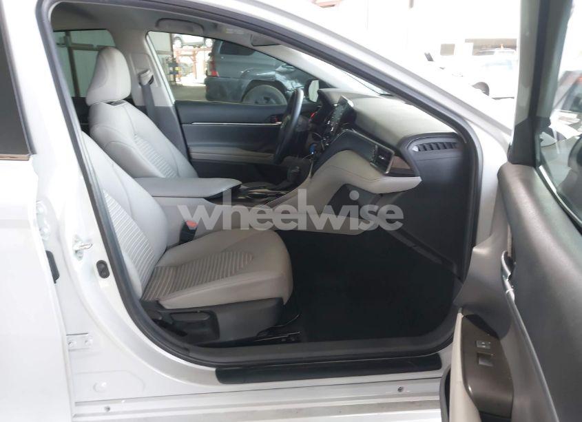 Photo 5 of 2022 Toyota Camry SE (VIN 4T1G11AK5NU019057)