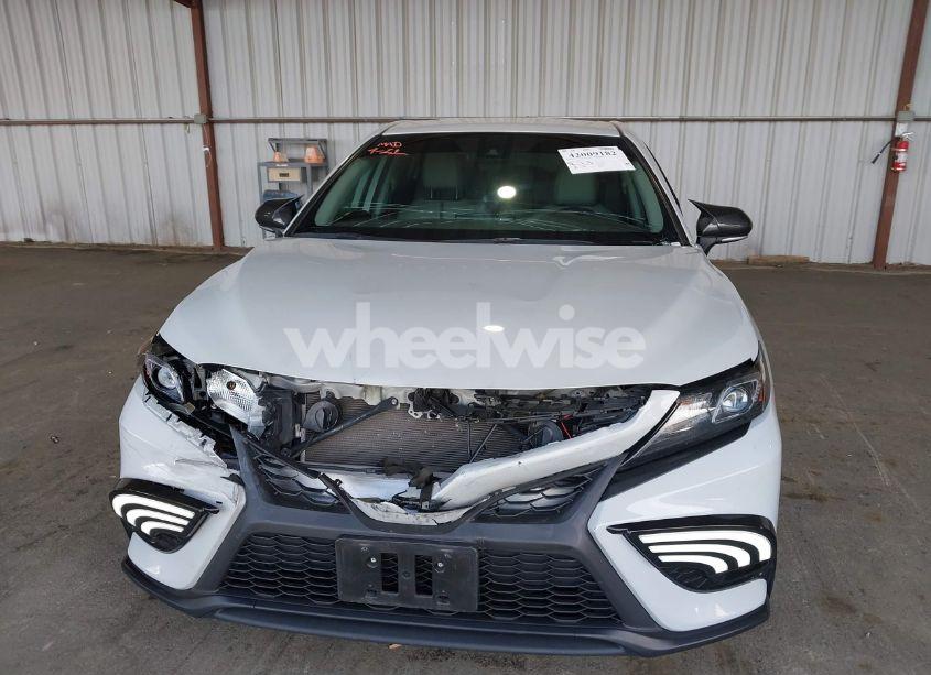 Photo 6 of 2022 Toyota Camry SE (VIN 4T1G11AK5NU019057)