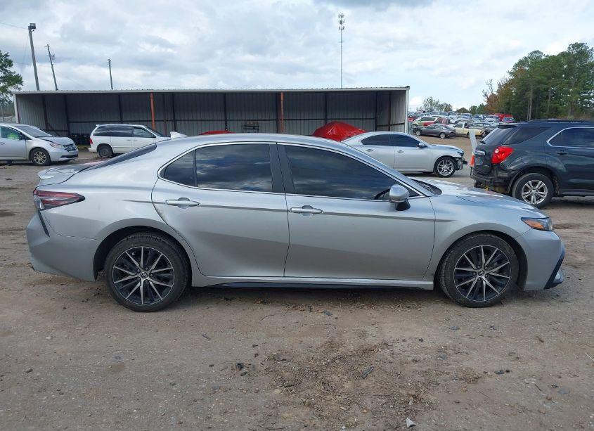 Photo 13 of 2022 Toyota Camry SE (VIN 4T1G11AK5NU030415)