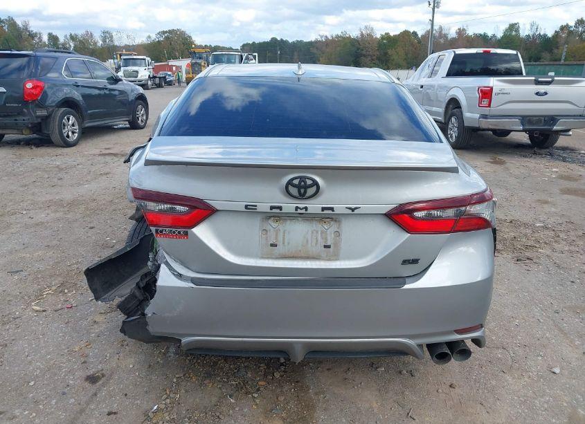 Photo 16 of 2022 Toyota Camry SE (VIN 4T1G11AK5NU030415)