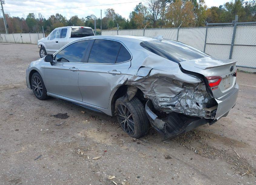 Photo 3 of 2022 Toyota Camry SE (VIN 4T1G11AK5NU030415)