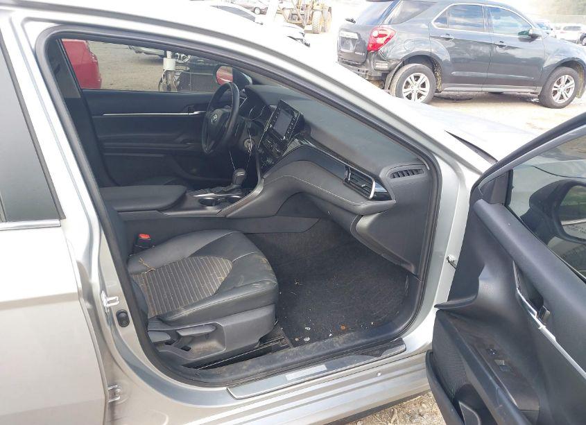 Photo 5 of 2022 Toyota Camry SE (VIN 4T1G11AK5NU030415)