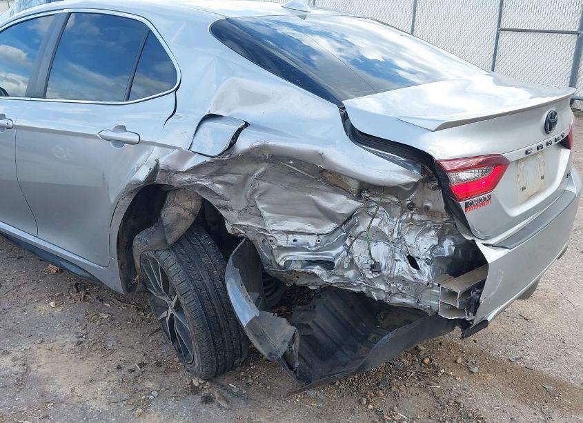 Photo 6 of 2022 Toyota Camry SE (VIN 4T1G11AK5NU030415)