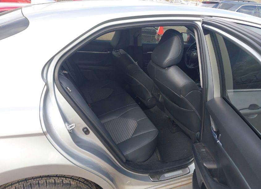Photo 8 of 2022 Toyota Camry SE (VIN 4T1G11AK5NU030415)