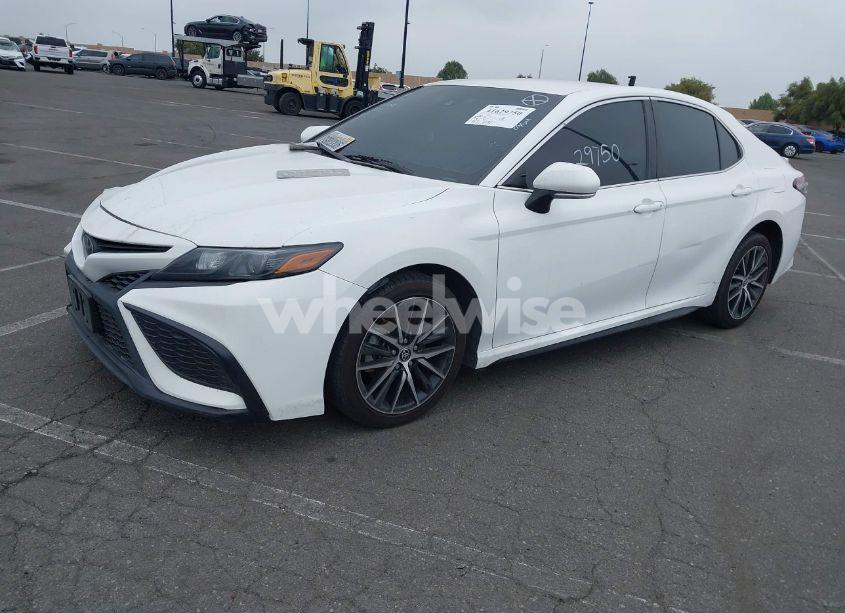Photo 2 of 2022 Toyota Camry SE (VIN 4T1G11AK5NU053628)