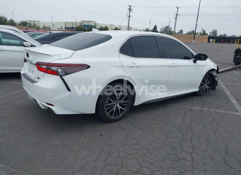 Photo 4 of 2022 Toyota Camry SE (VIN 4T1G11AK5NU053628)