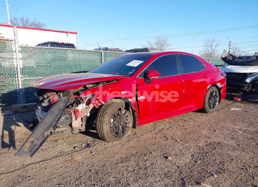 Photo 2 of 2022 Toyota Camry SE (VIN 4T1G11AK5NU069957)