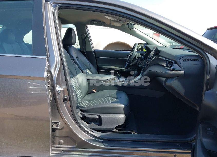 Photo 5 of 2022 Toyota Camry SE (VIN 4T1G11AK5NU070946)