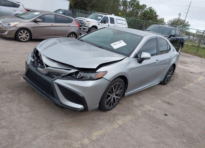 Photo 2 of 2022 Toyota Camry SE (VIN 4T1G11AK5NU635308)