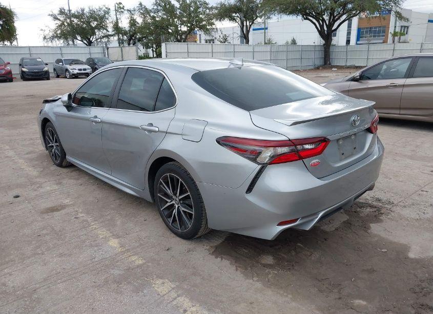Photo 3 of 2022 Toyota Camry SE (VIN 4T1G11AK5NU635308)