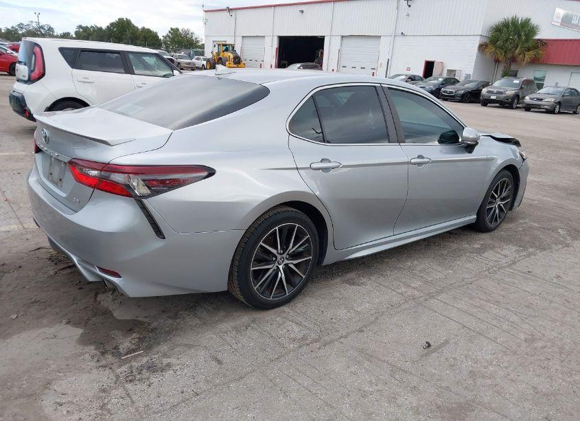 Photo 4 of 2022 Toyota Camry SE (VIN 4T1G11AK5NU635308)