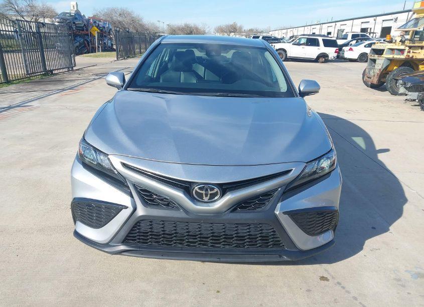 Photo 13 of 2022 Toyota Camry SE (VIN 4T1G11AK5NU643411)