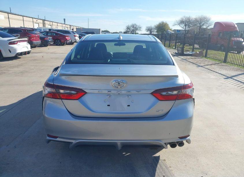 Photo 17 of 2022 Toyota Camry SE (VIN 4T1G11AK5NU643411)
