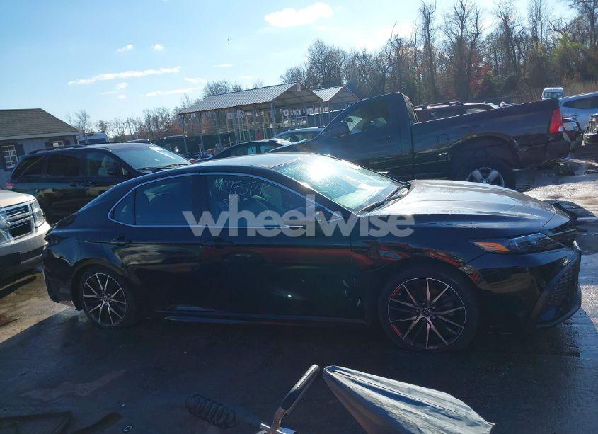 Photo 13 of 2022 Toyota Camry SE (VIN 4T1G11AK5NU657521)