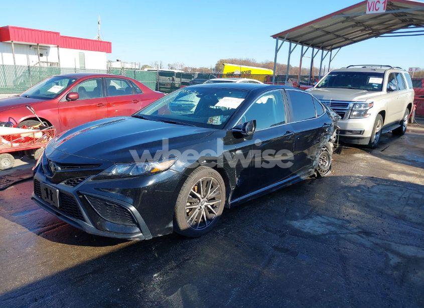 Photo 2 of 2022 Toyota Camry SE (VIN 4T1G11AK5NU657521)