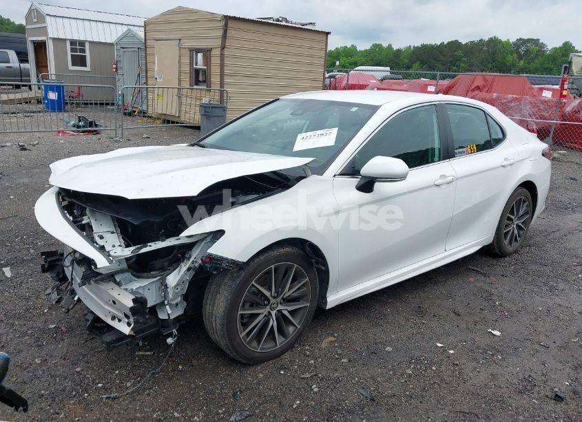 Photo 2 of 2022 Toyota Camry SE (VIN 4T1G11AK5NU672603)