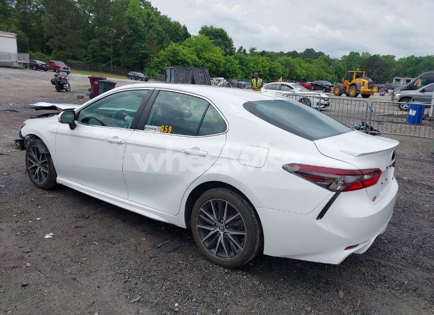 Photo 3 of 2022 Toyota Camry SE (VIN 4T1G11AK5NU672603)