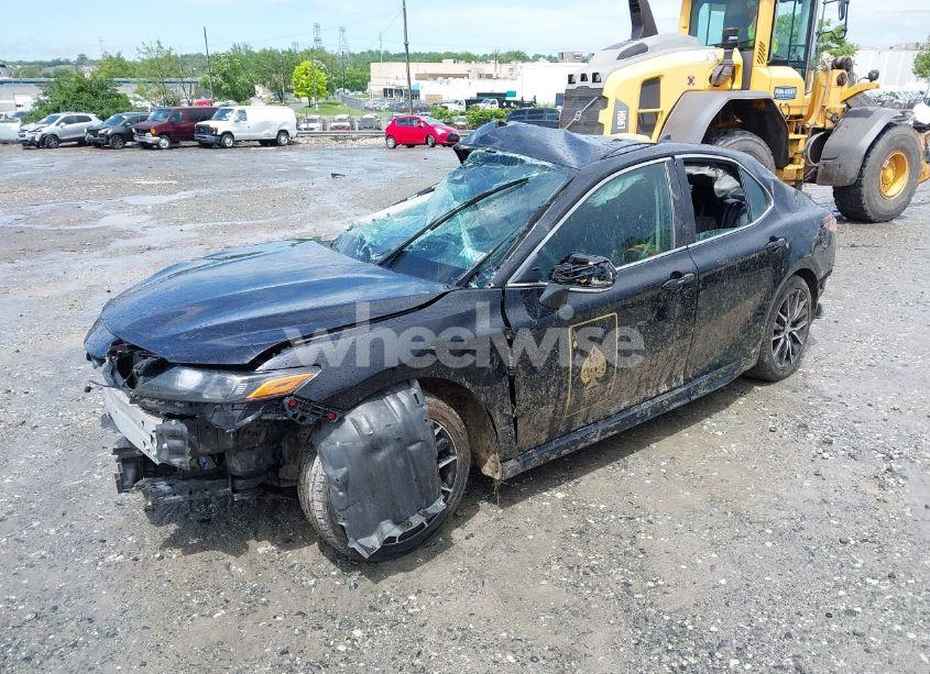 Photo 2 of 2022 Toyota Camry SE (VIN 4T1G11AK5NU680670)