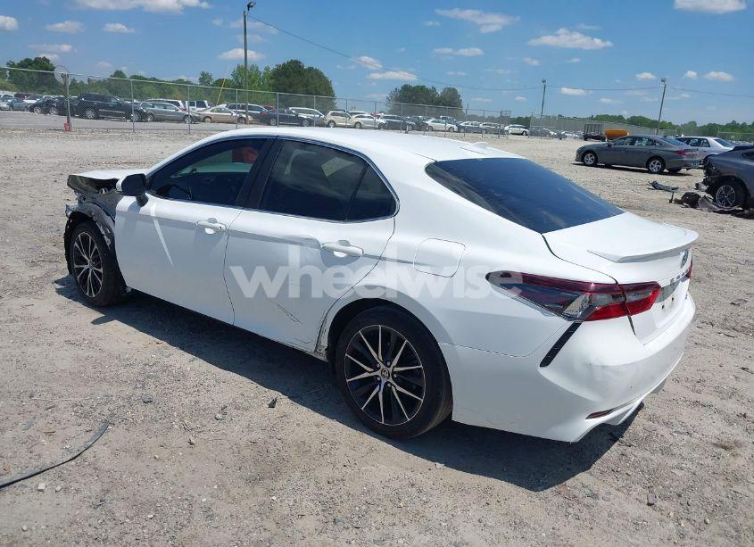 Photo 3 of 2022 Toyota Camry SE (VIN 4T1G11AK5NU683598)