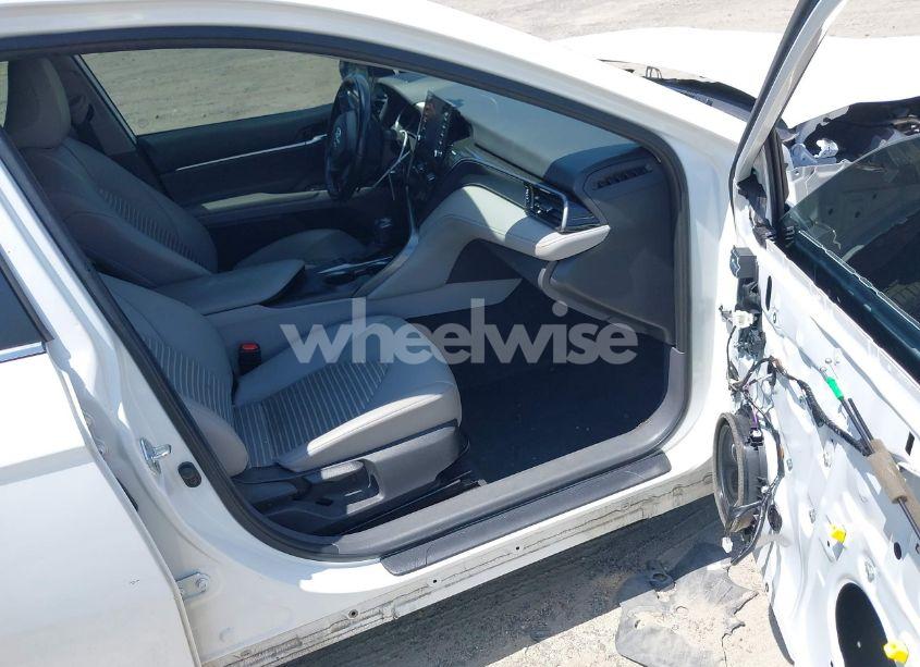 Photo 5 of 2022 Toyota Camry SE (VIN 4T1G11AK5NU683598)