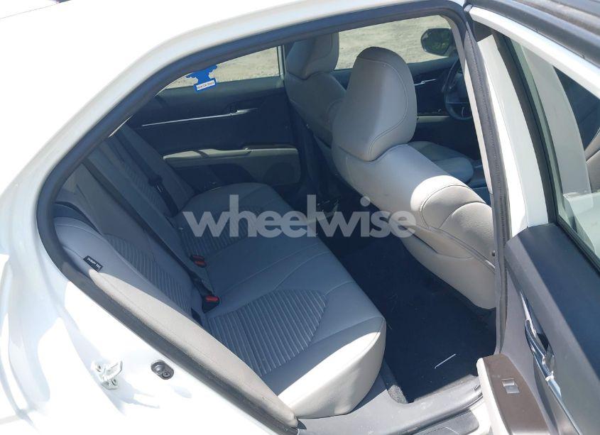 Photo 8 of 2022 Toyota Camry SE (VIN 4T1G11AK5NU683598)