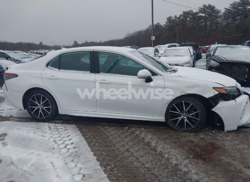 Photo 13 of 2022 Toyota Camry SE (VIN 4T1G11AK5NU686288)