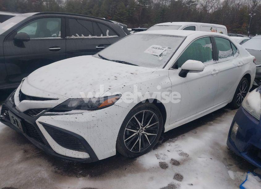 Photo 2 of 2022 Toyota Camry SE (VIN 4T1G11AK5NU686288)