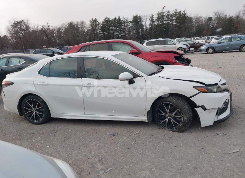 Photo 13 of 2022 Toyota Camry SE (VIN 4T1G11AK5NU702120)