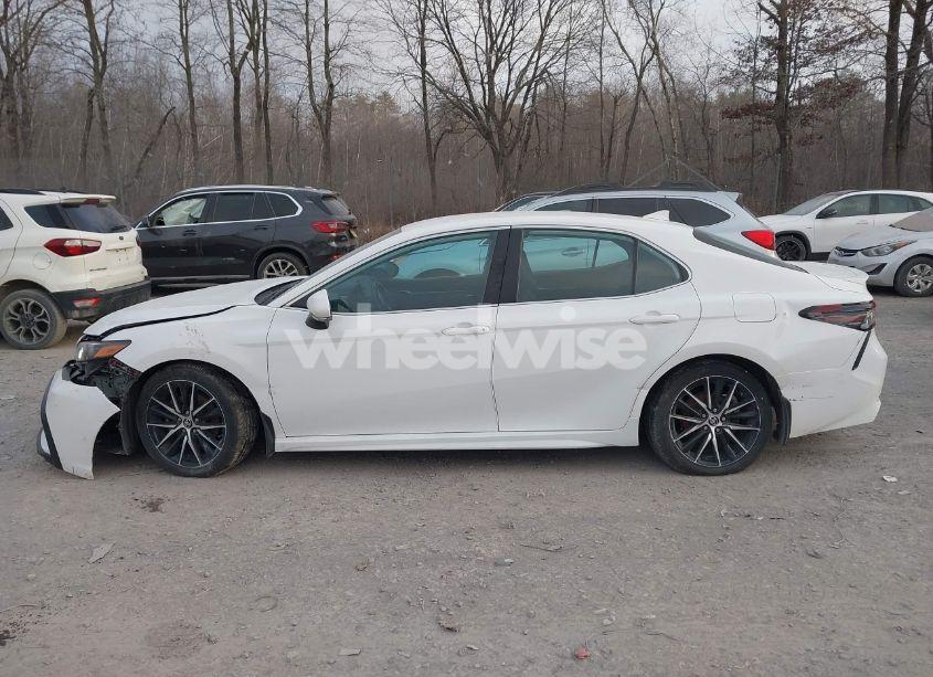 Photo 14 of 2022 Toyota Camry SE (VIN 4T1G11AK5NU702120)