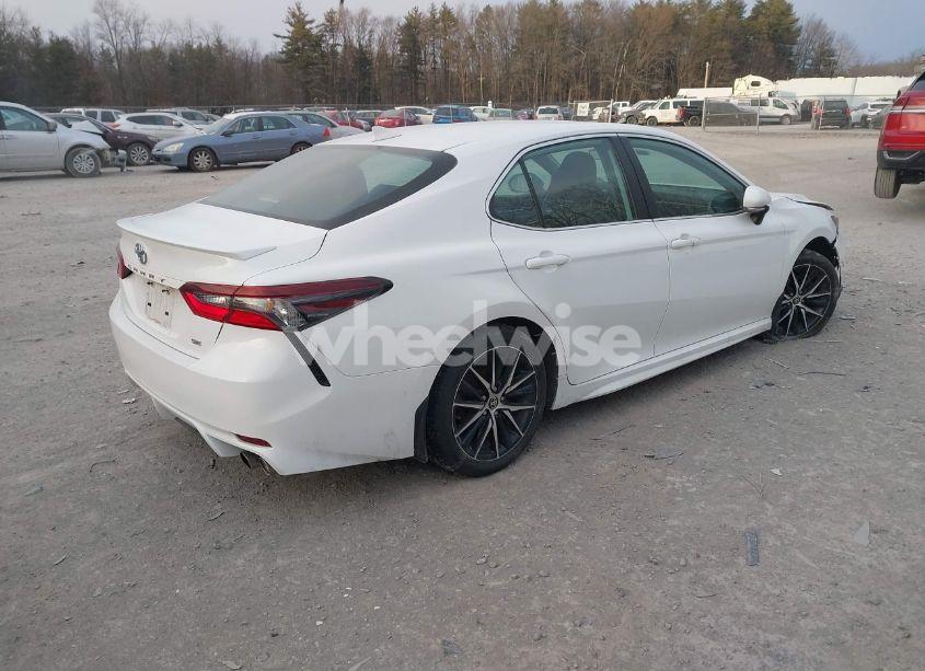 Photo 4 of 2022 Toyota Camry SE (VIN 4T1G11AK5NU702120)