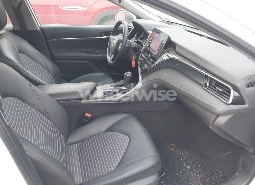 Photo 5 of 2022 Toyota Camry SE (VIN 4T1G11AK5NU702120)