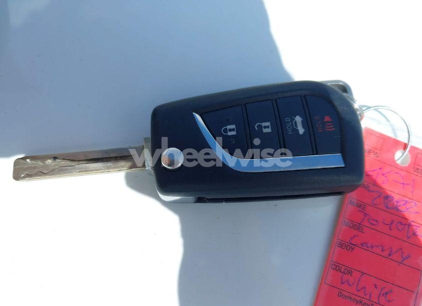 Photo 11 of 2022 Toyota Camry SE (VIN 4T1G11AK5NU711402)