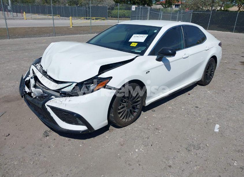 Photo 2 of 2022 Toyota Camry SE (VIN 4T1G11AK5NU711402)