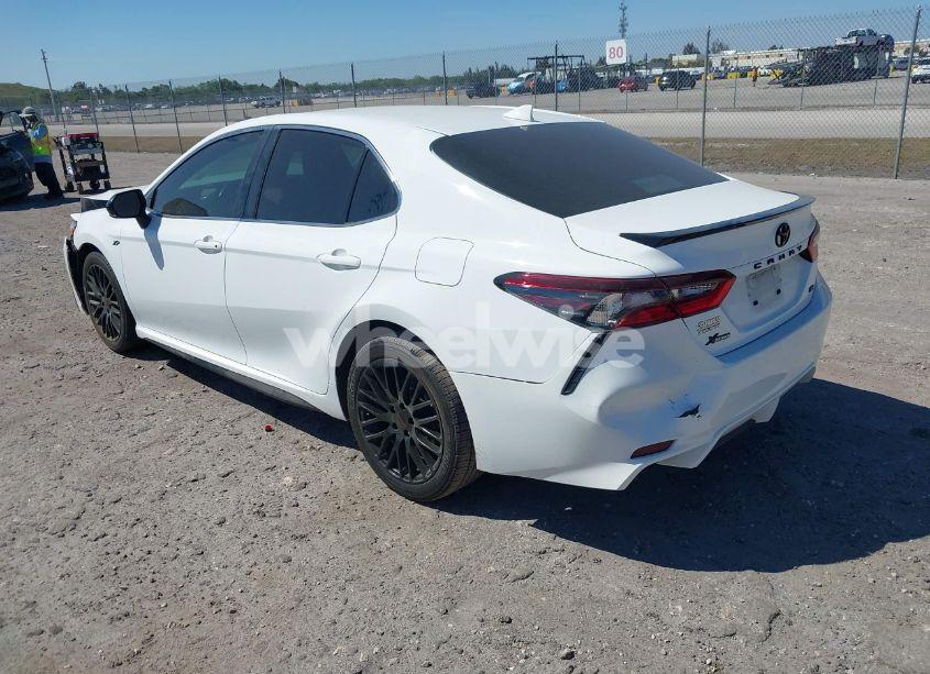 Photo 3 of 2022 Toyota Camry SE (VIN 4T1G11AK5NU711402)