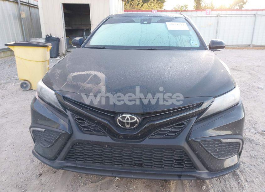 Photo 13 of 2022 Toyota Camry SE (VIN 4T1G11AK5NU713442)