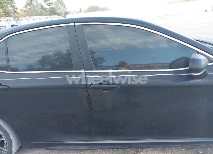 Photo 14 of 2022 Toyota Camry SE (VIN 4T1G11AK5NU713442)