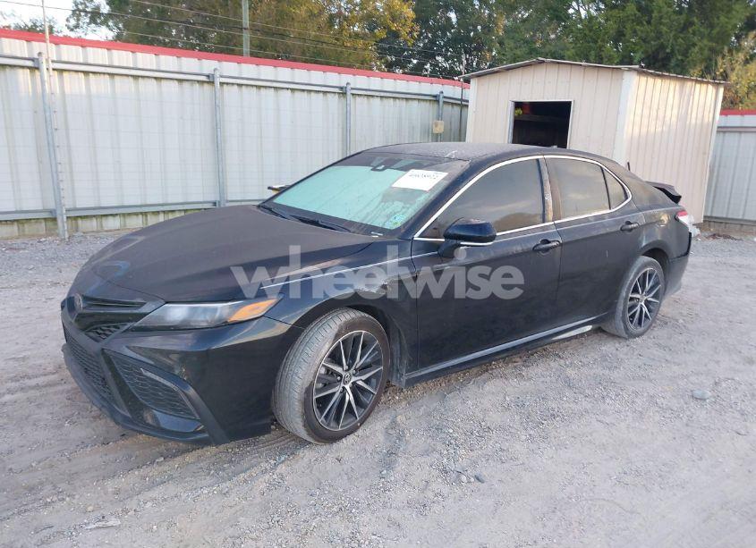 Photo 2 of 2022 Toyota Camry SE (VIN 4T1G11AK5NU713442)