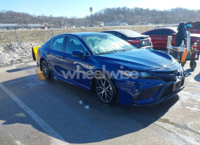 2023 Toyota Camry SE (VIN 4T1G11AK5PU111336) main photo