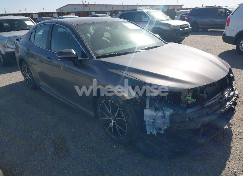 2023 Toyota Camry SE (VIN 4T1G11AK5PU163629) main photo