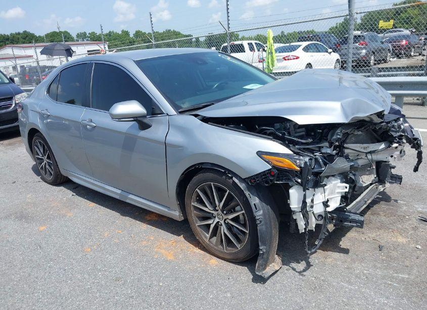 2023 Toyota Camry SE (VIN 4T1G11AK5PU738490) main photo